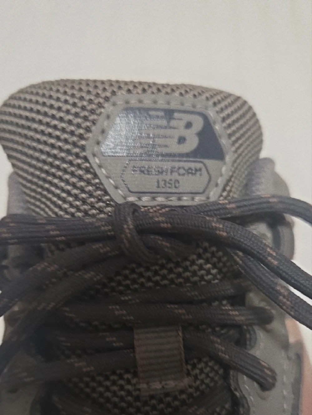 New Balance Men Fresh Foam 1350 Mesh Athletic Sneakers / Size 8  1/2